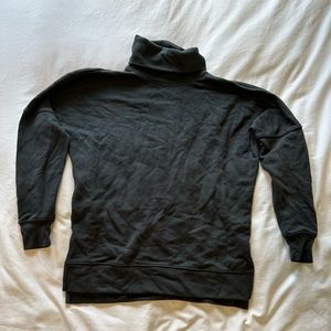 Madewell turtleneck sweatshirt